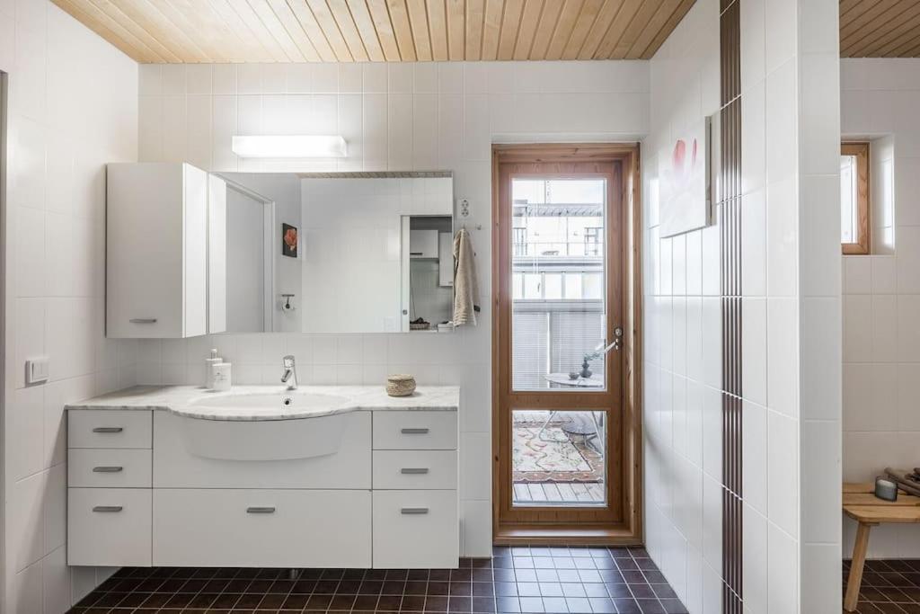 Spacious Home With Four Terrace, Sauna, Sea View Helsinky Exteriér fotografie