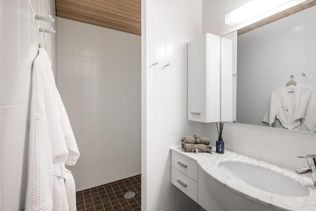 Spacious Home With Four Terrace, Sauna, Sea View Helsinky Exteriér fotografie